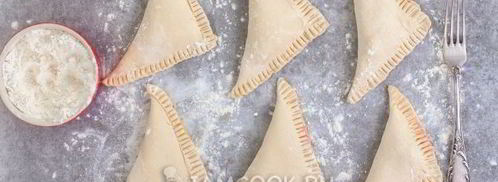 пирожки из слоеного теста с клубникой. Шаг 11