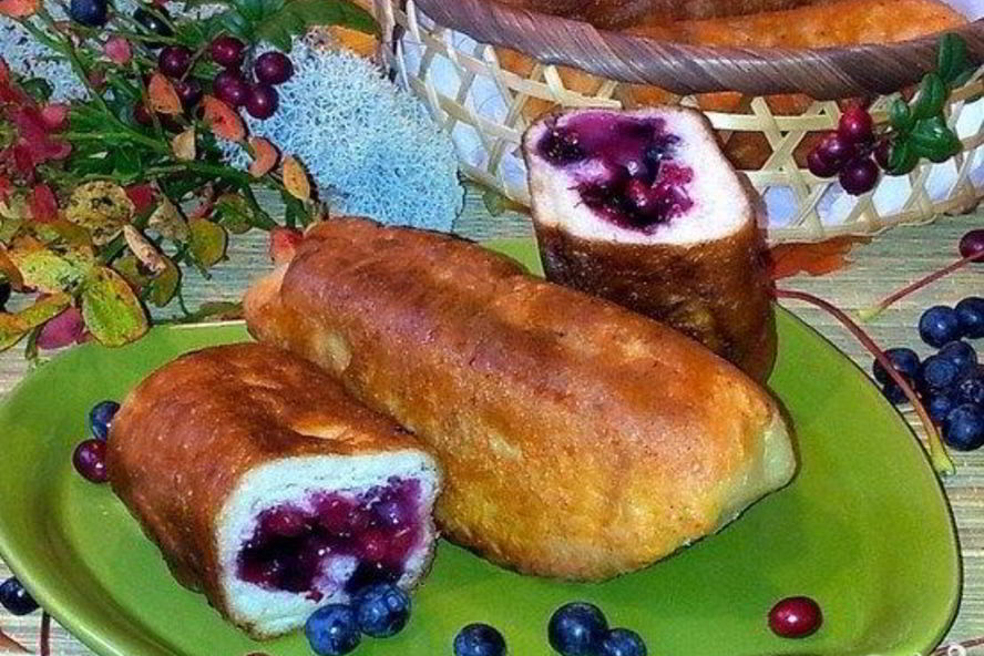 Рецепт пирожки с черникой на сковороде