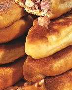 Пирожки с квашеной капустой и утиными шкварками