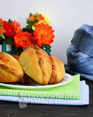 Пирожки с луком и яйцом в духовке