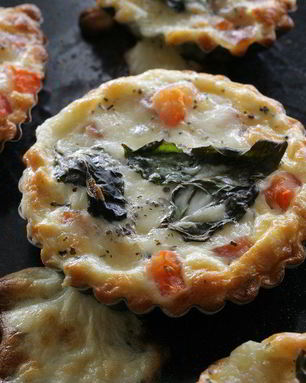 Пирожки с помидорами