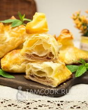 Пирожки с повидлом из слоеного теста