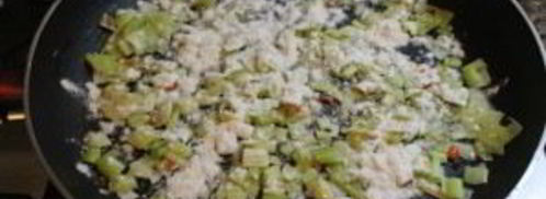 пирожки с сюрпризом. Шаг 3