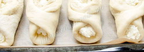 пирожки с творогом из дрожжевого теста. Шаг 12