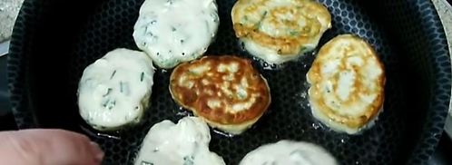 пирожки с зеленым луком и яйцом. Шаг 10