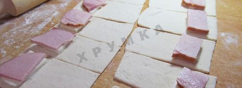 пирожки слоеные конвертики с сыром и ветчиной. Шаг 6
