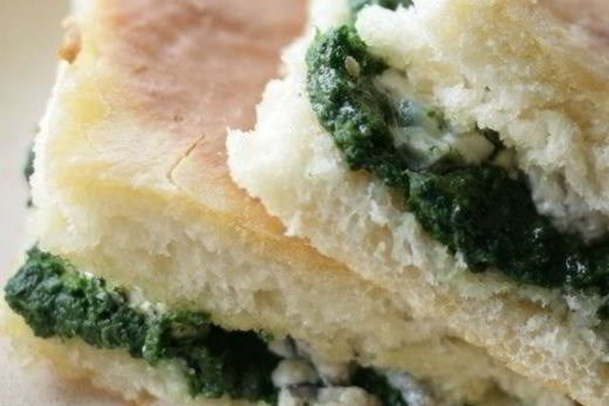 Рецепт пирожки со шпинатом и голубым сыром