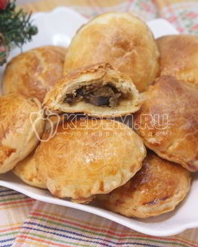 Рождественские пирожки с грибами и курицей