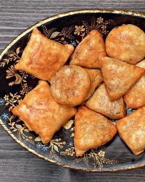 Слоеные пирожки с печенью цесарки