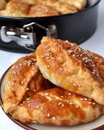 Слоеные пирожки закусочные, с куицей и пермезаном