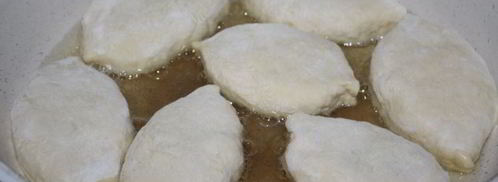 содовые пирожки с капустой, луком и яйцом. Шаг 8