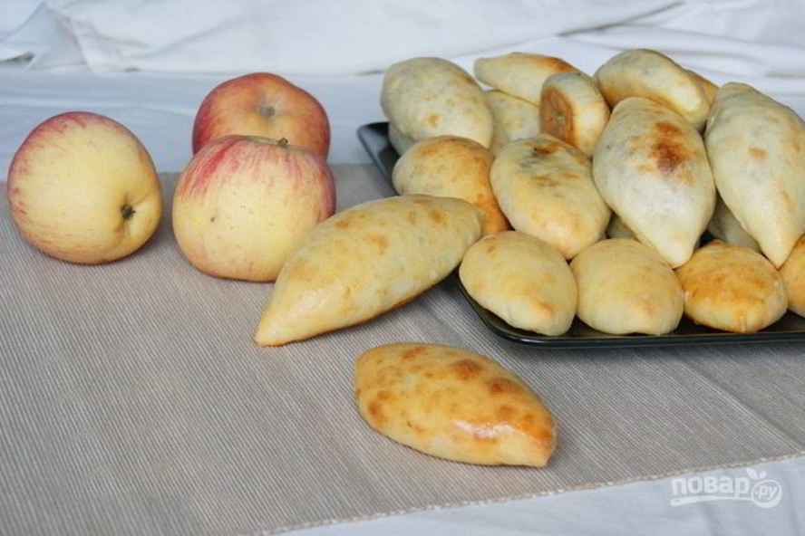 Рецепт творожные пирожки с яблоками и изюмом