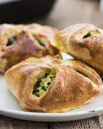 Яичные пирожки с черемшой и зеленым луком