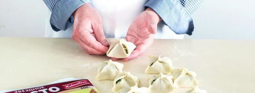 яичные пирожки с черемшой и зеленым луком. Шаг 4