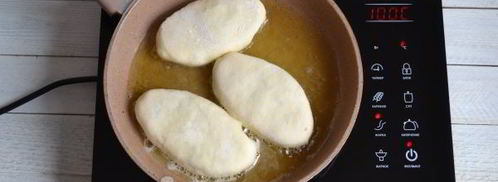 жареные пирожки с мясом на сковороде. Шаг 15
