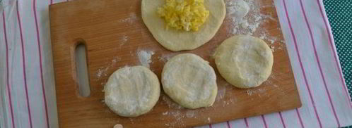 жареные пирожки с яйцом и рисом. Шаг 12