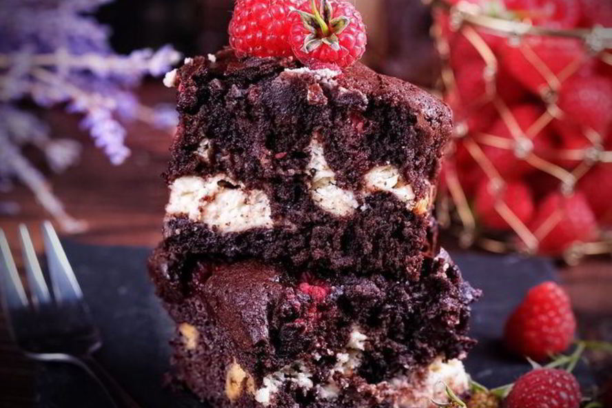 Рецепт брауни с малиной и творожной прослойкой