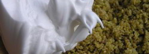 фисташковое пирожное с брусничным семифредо. Шаг 11