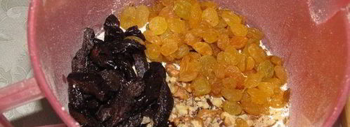 пирожное с черносливом, изюмом и орехами. Шаг 2