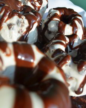 Пирожное Шоколадный вулканчик для хороших учеников