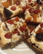 Пирожные из песочного теста с сухофруктами