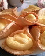 Пирожные Лепестки с кремом