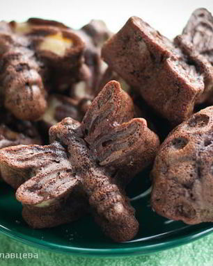 Шоколадные пирожные с бананом