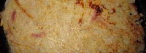 картофельная пицца с колбасой на сковороде. Шаг 5