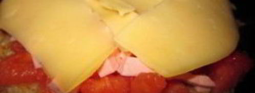 картофельная пицца с колбасой на сковороде. Шаг 6