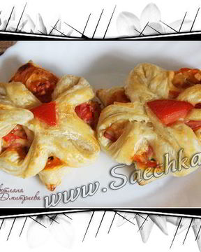 Мини-пиццы из слоеного теста