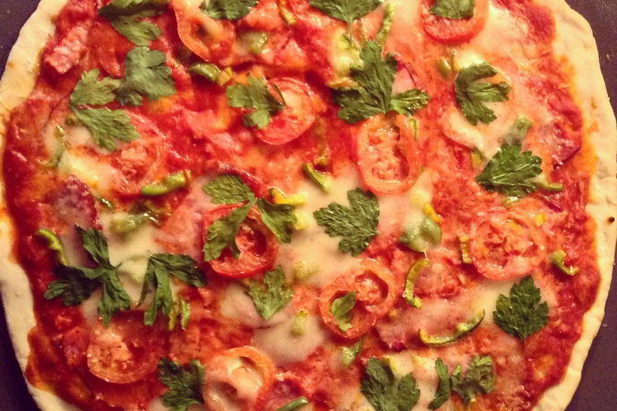 Рецепт пицца на красном соусе с говядиной