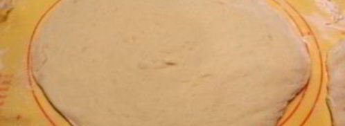 пицца с колбасой и грибами. Шаг 3