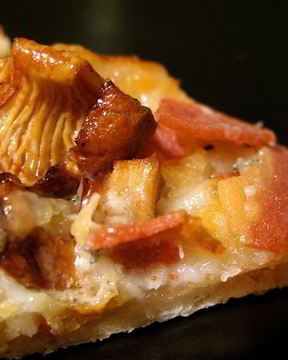 Пицца с лисичками