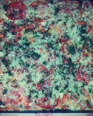 Пицца с шампиньонами, помидорами и укропом