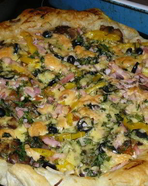 Пицца с сыром и грибами