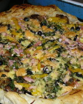 Пицца с сыром и грибами