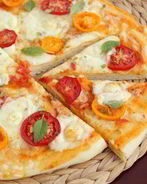 Пицца с сыром скаморца