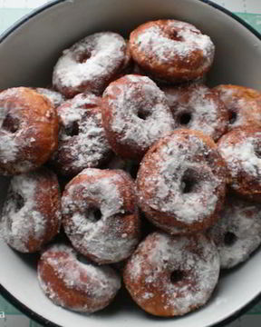 Пончики с сахарной пудрой