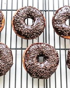 Пышные банановые пончики