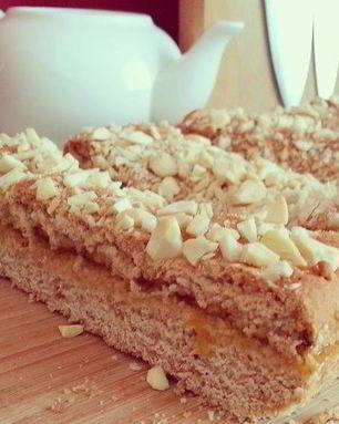 Коврижка медовая с орехами