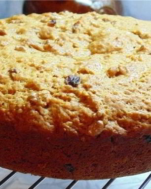 Коврижка с орехами и изюмом