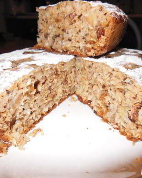 Коврижка с орехами, яблоками и кокосом