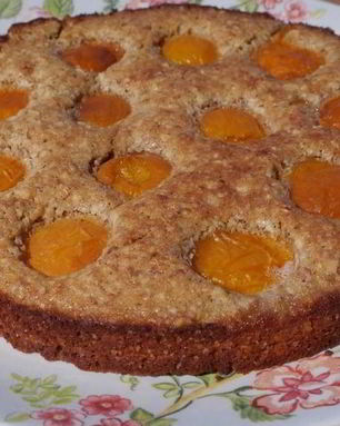 Миндальная коврижка с абрикосами