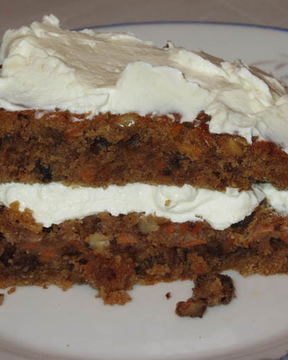 Морковная коврижка с кремом из сливочного сыра