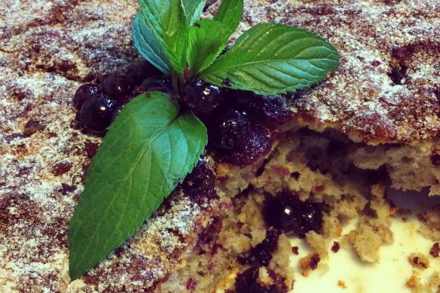 Рецепт овсяная коврижка с черной смородиной