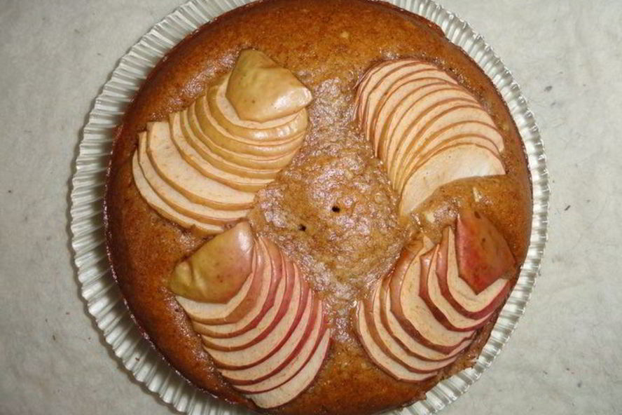 Рецепт постная коврижка с яблоками и корицей