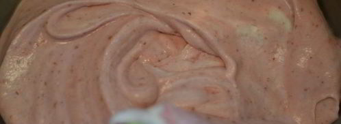 клубнично-фисташковая шарлотка. Шаг 26