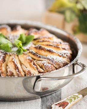 Нежная творожная шарлотка с яблоками