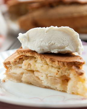 Шарлотка из яблок