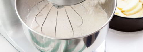 шарлотка из яблок. Шаг 6